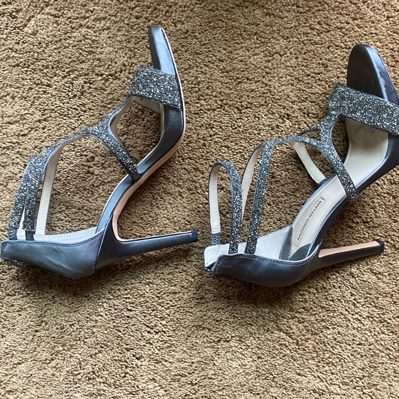 Antonio Melani silver heels - Picture 4 of 4